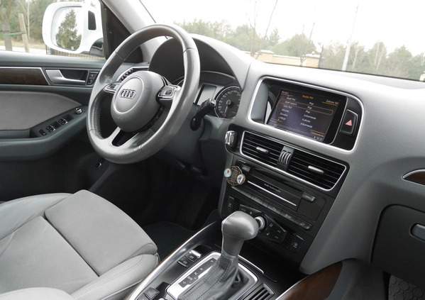 Audi Q5 cena 99000 przebieg: 144000, rok produkcji 2016 z Przedbórz małe 352